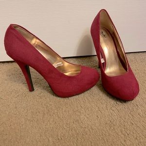 Size 8 platform high heels. Magenta